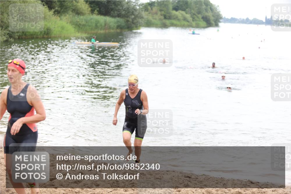 21.06.2026 - 29. Vierlanden-Triathlon Andreas Tolksdorf http://msf.ph/oto/9852340 21.06.2026 10:19:51 Schwimmen 314, 484, 568, 586 meine-sportfotos.de
