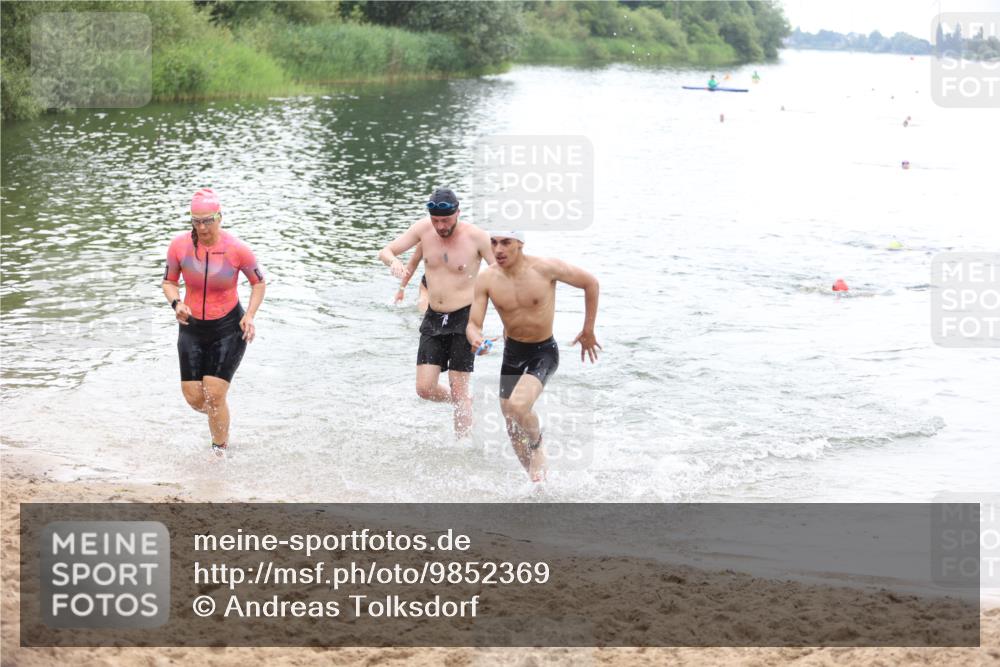 21.06.2026 - 29. Vierlanden-Triathlon Andreas Tolksdorf http://msf.ph/oto/9852369 21.06.2026 10:20:19 Schwimmen 366, 489, 559, 572, 616, 619 meine-sportfotos.de
