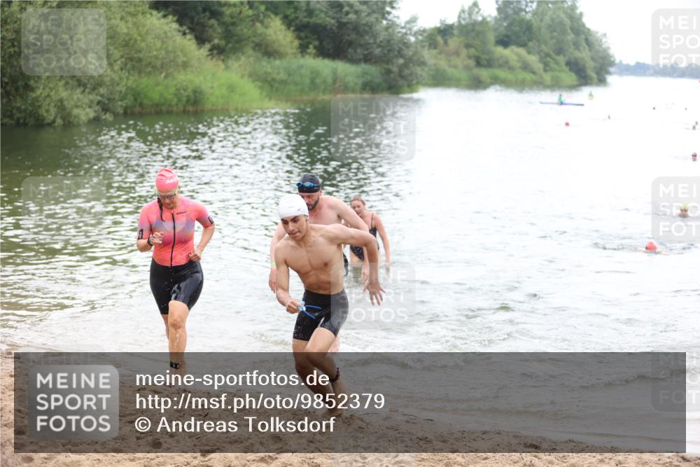 21.06.2026 - 29. Vierlanden-Triathlon Andreas Tolksdorf http://msf.ph/oto/9852379 21.06.2026 10:20:19 Schwimmen 366, 489, 559, 572, 616, 619 meine-sportfotos.de