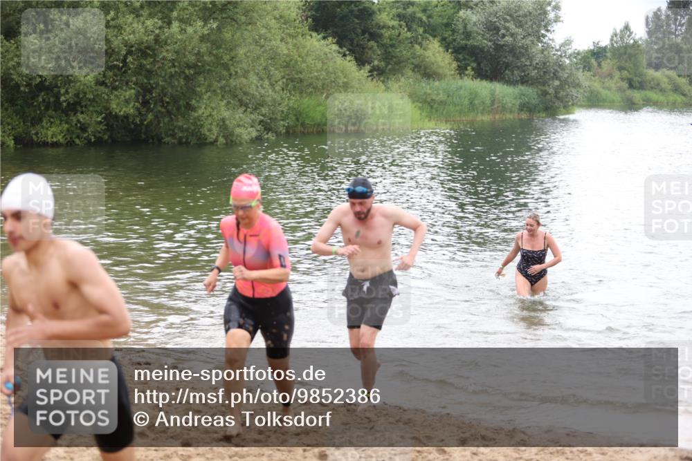 21.06.2026 - 29. Vierlanden-Triathlon Andreas Tolksdorf http://msf.ph/oto/9852386 21.06.2026 10:20:20 Schwimmen 366, 489, 559, 572, 616, 619 meine-sportfotos.de