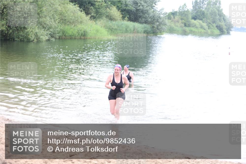 21.06.2026 - 29. Vierlanden-Triathlon Andreas Tolksdorf http://msf.ph/oto/9852436 21.06.2026 10:22:04 Schwimmen 525, 541, 617 meine-sportfotos.de