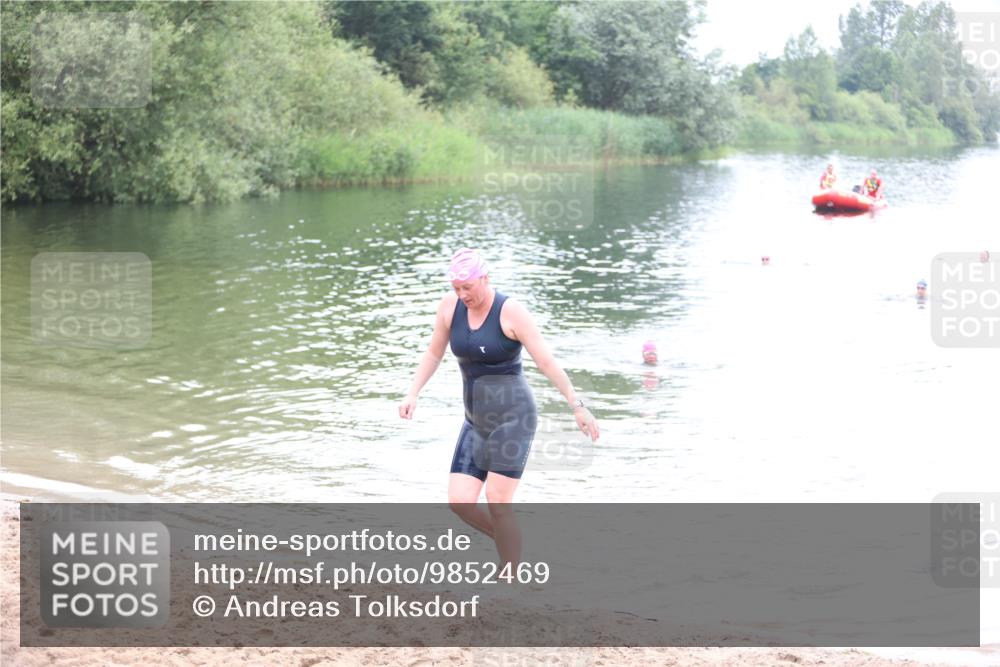 21.06.2026 - 29. Vierlanden-Triathlon Andreas Tolksdorf http://msf.ph/oto/9852469 21.06.2026 10:23:17 Schwimmen 500, 554 meine-sportfotos.de