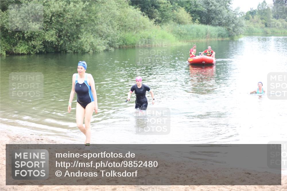 21.06.2026 - 29. Vierlanden-Triathlon Andreas Tolksdorf http://msf.ph/oto/9852480 21.06.2026 10:23:51 Schwimmen 560 meine-sportfotos.de