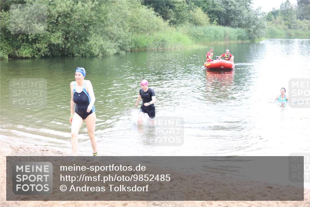 21.06.2026 - 29. Vierlanden-Triathlon Andreas Tolksdorf http://msf.ph/oto/9852485 21.06.2026 10:23:51 Schwimmen 560 meine-sportfotos.de