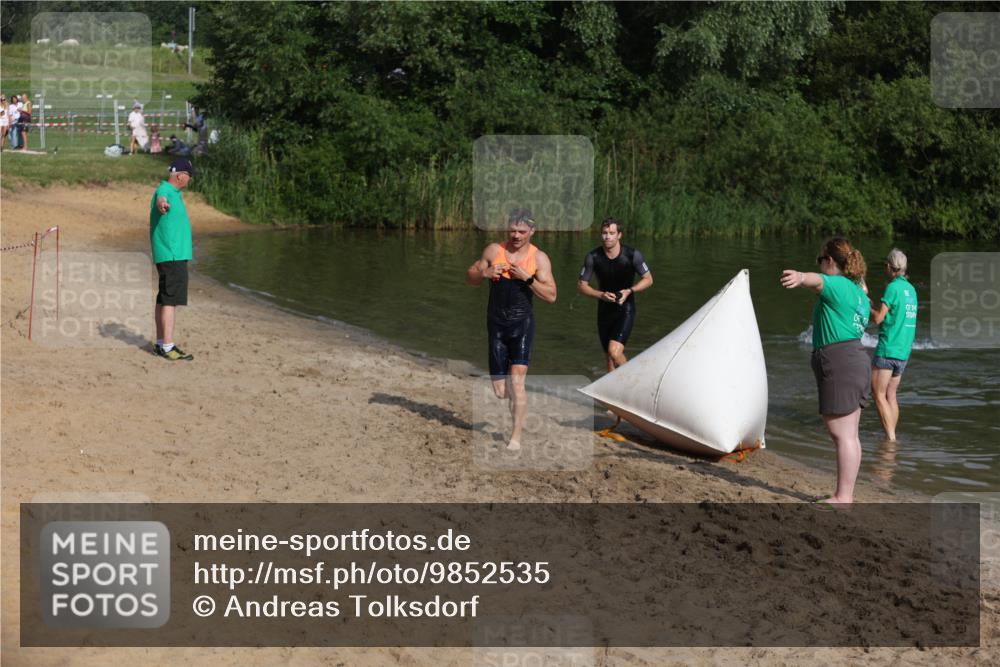 21.06.2026 - 29. Vierlanden-Triathlon Andreas Tolksdorf http://msf.ph/oto/9852535 21.06.2026 08:32:43 Schwimmen 2, 16, 26, 47 meine-sportfotos.de