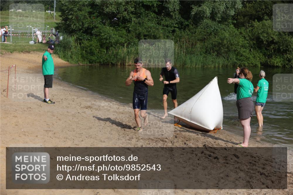 21.06.2026 - 29. Vierlanden-Triathlon Andreas Tolksdorf http://msf.ph/oto/9852543 21.06.2026 08:32:43 Schwimmen 2, 16, 26, 47 meine-sportfotos.de