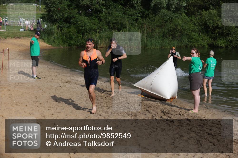 21.06.2026 - 29. Vierlanden-Triathlon Andreas Tolksdorf http://msf.ph/oto/9852549 21.06.2026 08:32:44 Schwimmen 2, 16, 26, 47 meine-sportfotos.de