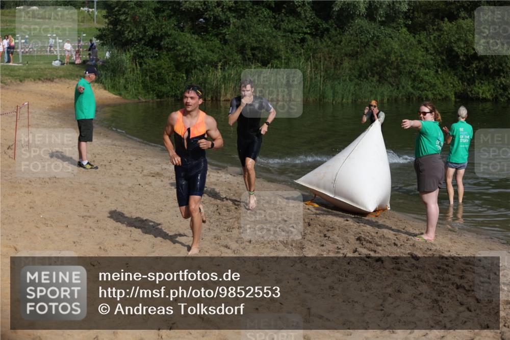 21.06.2026 - 29. Vierlanden-Triathlon Andreas Tolksdorf http://msf.ph/oto/9852553 21.06.2026 08:32:44 Schwimmen 2, 16, 26, 47 meine-sportfotos.de