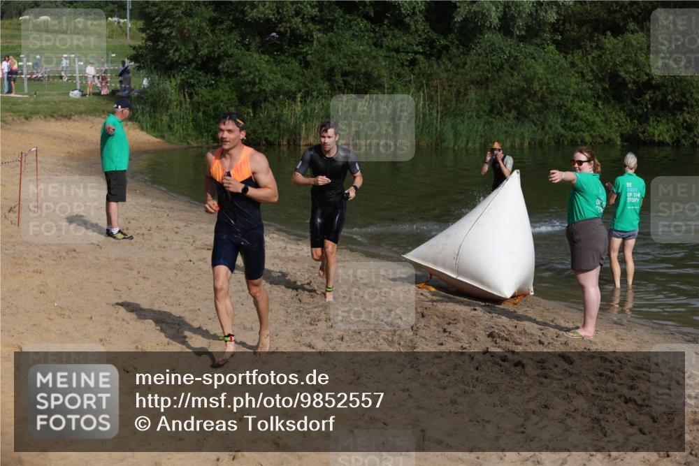 21.06.2026 - 29. Vierlanden-Triathlon Andreas Tolksdorf http://msf.ph/oto/9852557 21.06.2026 08:32:44 Schwimmen 2, 16, 26, 47 meine-sportfotos.de