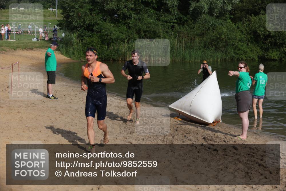 21.06.2026 - 29. Vierlanden-Triathlon Andreas Tolksdorf http://msf.ph/oto/9852559 21.06.2026 08:32:44 Schwimmen 2, 16, 26, 47 meine-sportfotos.de