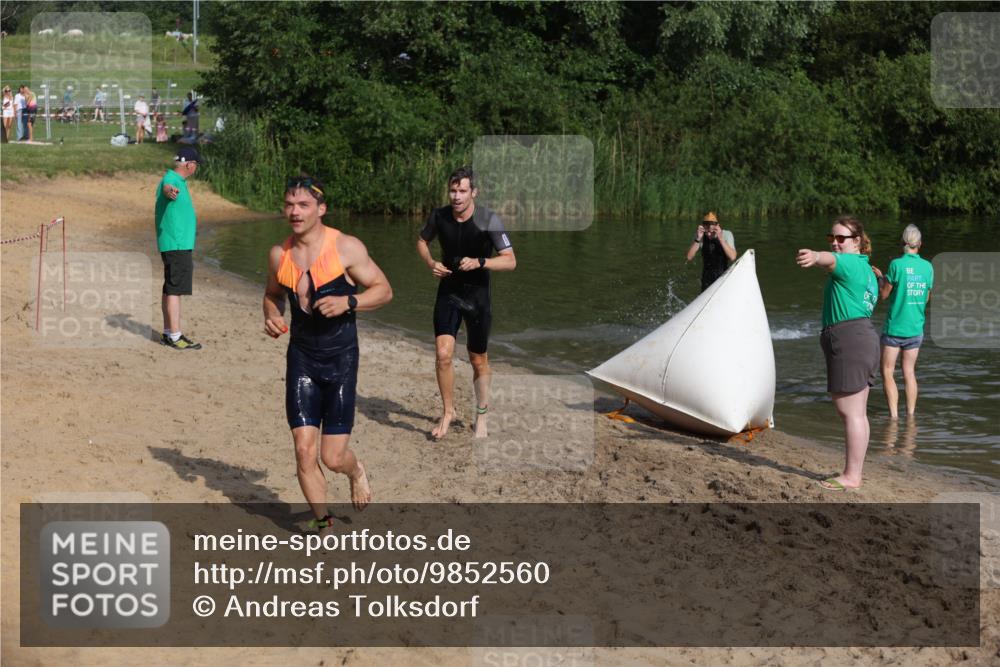 21.06.2026 - 29. Vierlanden-Triathlon Andreas Tolksdorf http://msf.ph/oto/9852560 21.06.2026 08:32:45 Schwimmen 2, 16, 26, 47 meine-sportfotos.de