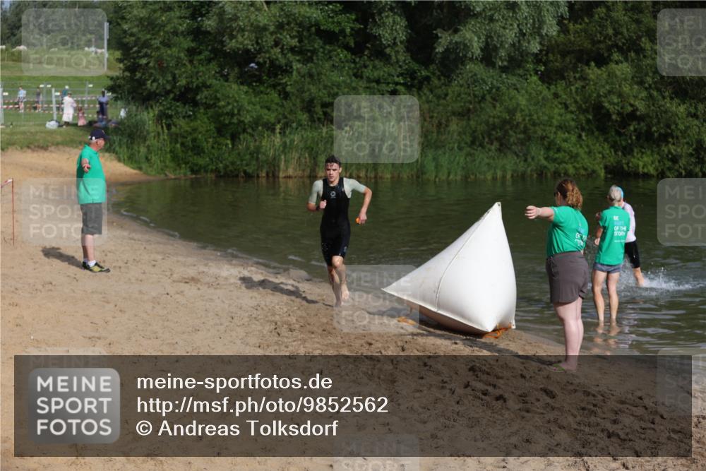 21.06.2026 - 29. Vierlanden-Triathlon Andreas Tolksdorf http://msf.ph/oto/9852562 21.06.2026 08:32:47 Schwimmen 2, 16, 26, 47 meine-sportfotos.de