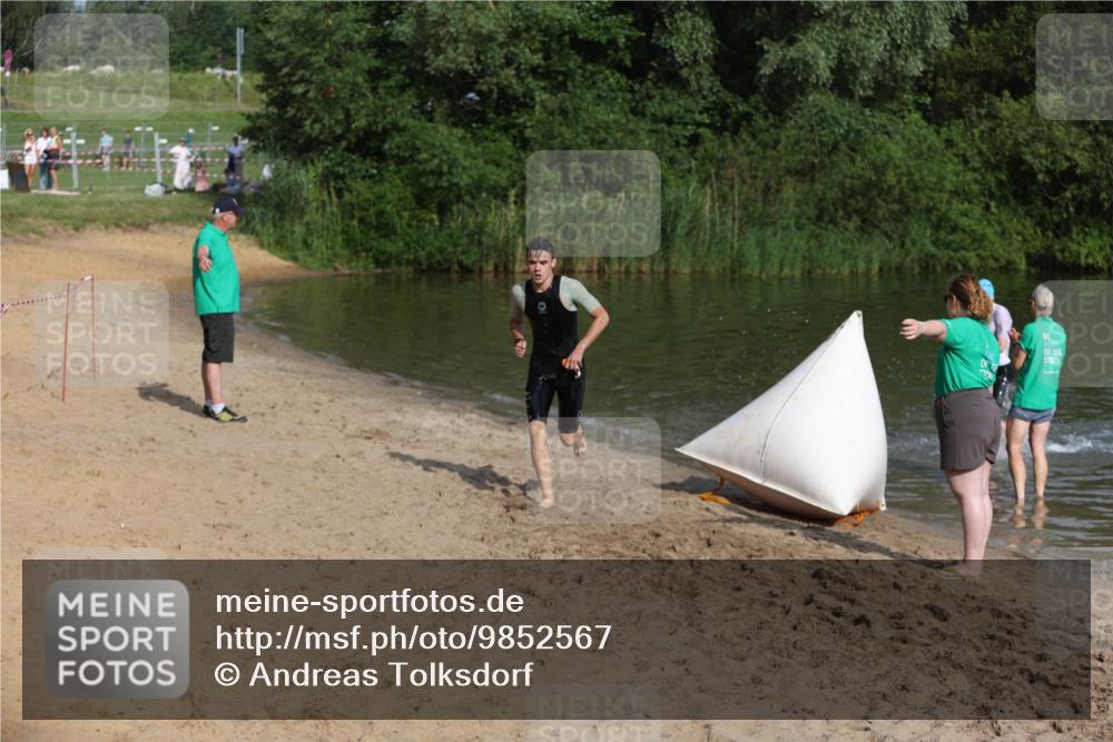 21.06.2026 - 29. Vierlanden-Triathlon Andreas Tolksdorf http://msf.ph/oto/9852567 21.06.2026 08:32:48 Schwimmen 2, 16, 26, 47 meine-sportfotos.de