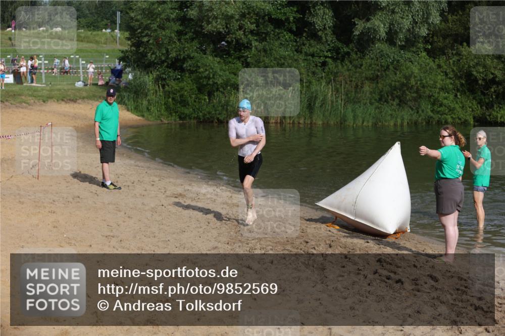 21.06.2026 - 29. Vierlanden-Triathlon Andreas Tolksdorf http://msf.ph/oto/9852569 21.06.2026 08:32:50 Schwimmen 2, 47 meine-sportfotos.de