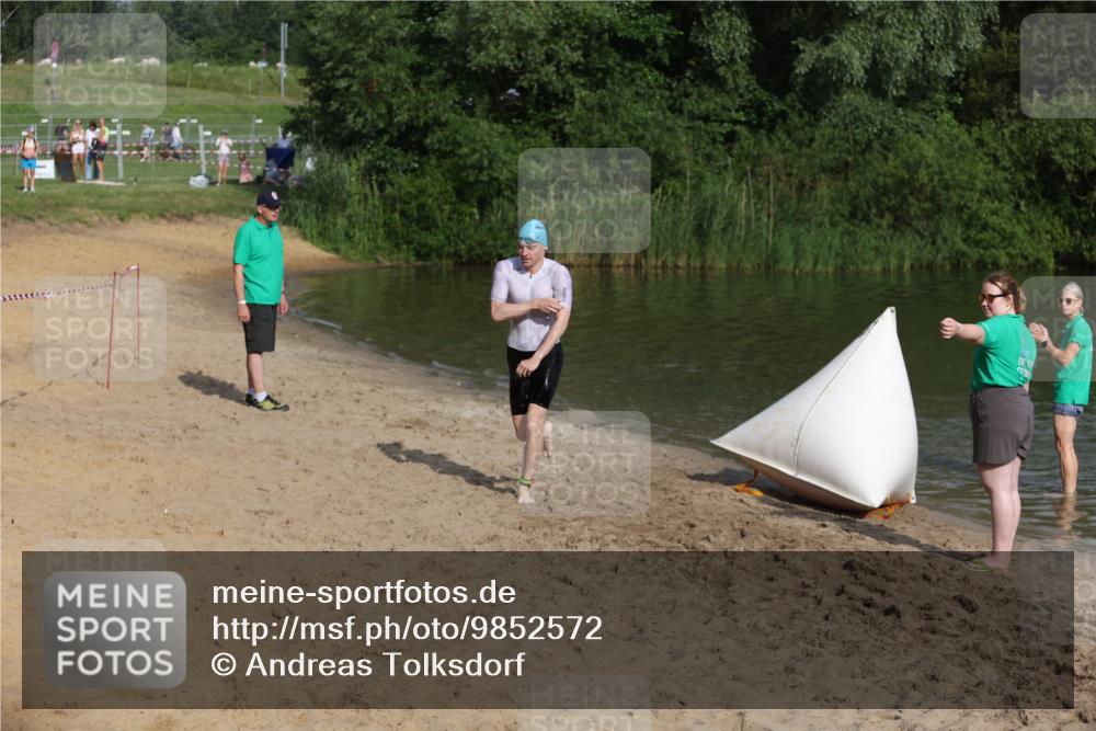 21.06.2026 - 29. Vierlanden-Triathlon Andreas Tolksdorf http://msf.ph/oto/9852572 21.06.2026 08:32:51 Schwimmen 2, 47 meine-sportfotos.de