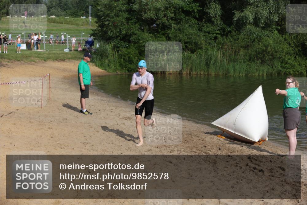21.06.2026 - 29. Vierlanden-Triathlon Andreas Tolksdorf http://msf.ph/oto/9852578 21.06.2026 08:32:51 Schwimmen 2, 47 meine-sportfotos.de