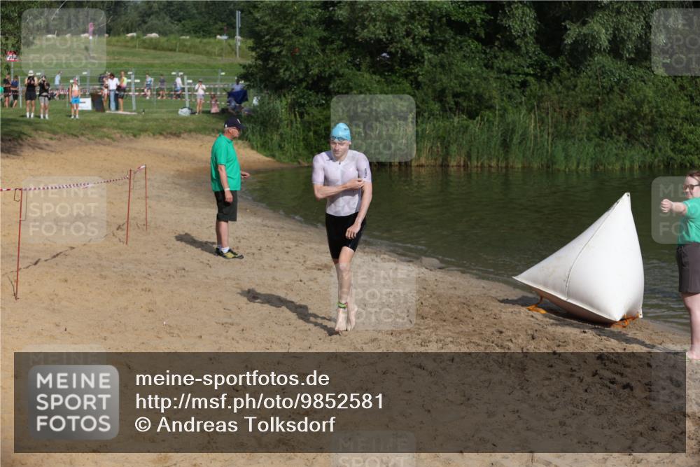 21.06.2026 - 29. Vierlanden-Triathlon Andreas Tolksdorf http://msf.ph/oto/9852581 21.06.2026 08:32:51 Schwimmen 2, 47 meine-sportfotos.de