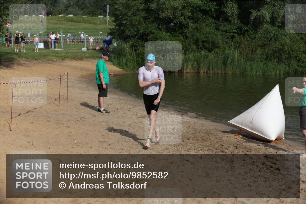 21.06.2026 - 29. Vierlanden-Triathlon Andreas Tolksdorf http://msf.ph/oto/9852582 21.06.2026 08:32:51 Schwimmen 2, 47 meine-sportfotos.de