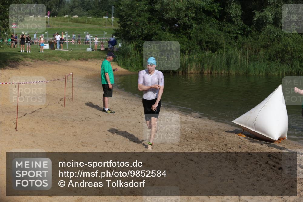 21.06.2026 - 29. Vierlanden-Triathlon Andreas Tolksdorf http://msf.ph/oto/9852584 21.06.2026 08:32:51 Schwimmen 2, 47 meine-sportfotos.de