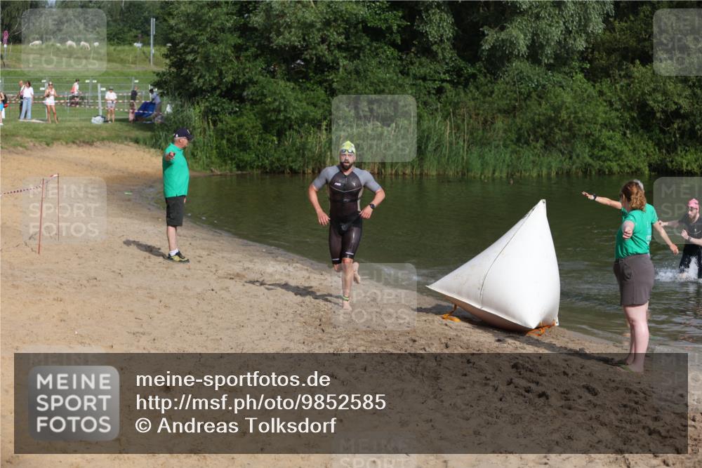 21.06.2026 - 29. Vierlanden-Triathlon Andreas Tolksdorf http://msf.ph/oto/9852585 21.06.2026 08:33:31 Schwimmen 9, 111 meine-sportfotos.de
