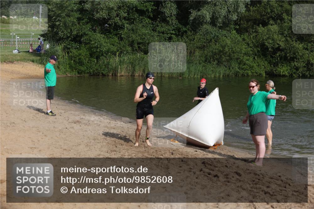 21.06.2026 - 29. Vierlanden-Triathlon Andreas Tolksdorf http://msf.ph/oto/9852608 21.06.2026 08:33:43 Schwimmen  meine-sportfotos.de
