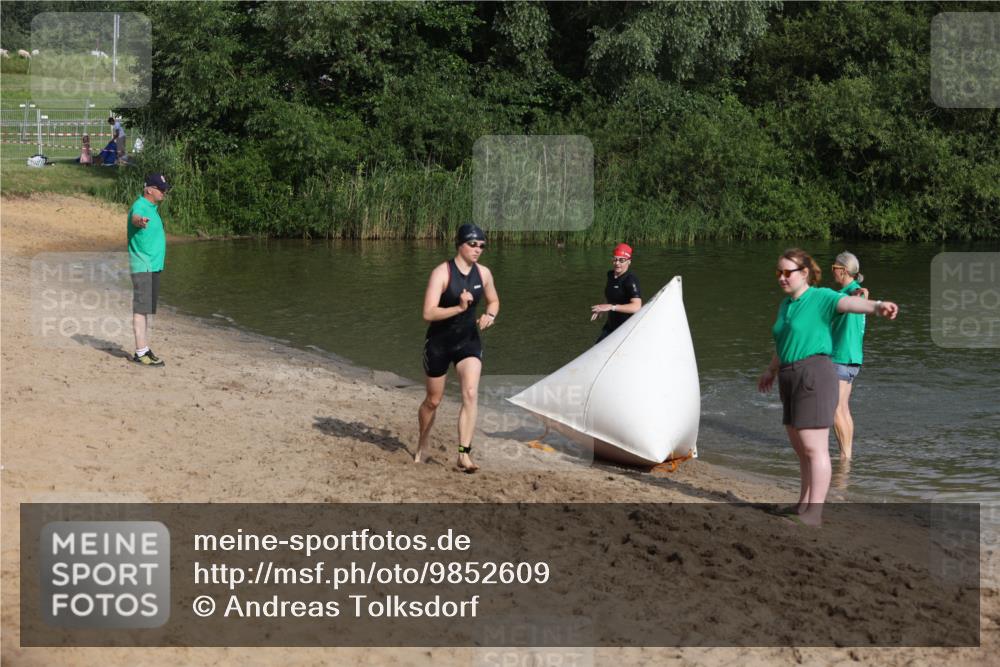 21.06.2026 - 29. Vierlanden-Triathlon Andreas Tolksdorf http://msf.ph/oto/9852609 21.06.2026 08:33:43 Schwimmen  meine-sportfotos.de