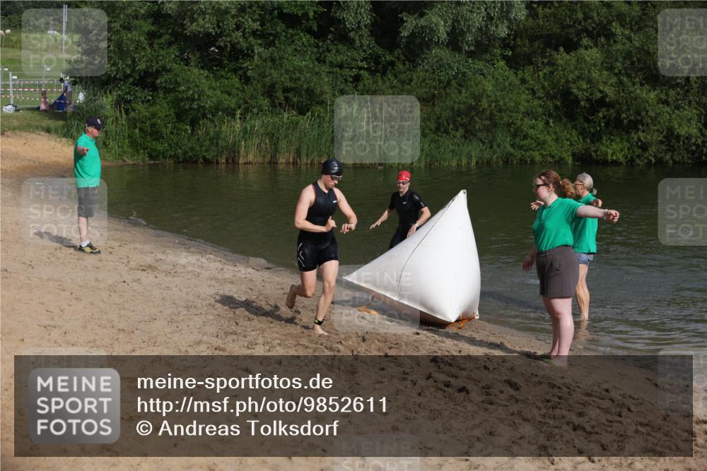 21.06.2026 - 29. Vierlanden-Triathlon Andreas Tolksdorf http://msf.ph/oto/9852611 21.06.2026 08:33:43 Schwimmen  meine-sportfotos.de