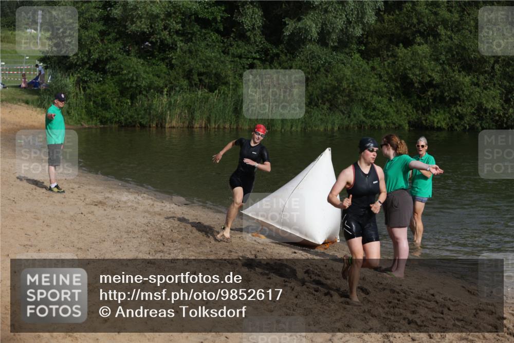 21.06.2026 - 29. Vierlanden-Triathlon Andreas Tolksdorf http://msf.ph/oto/9852617 21.06.2026 08:33:44 Schwimmen  meine-sportfotos.de