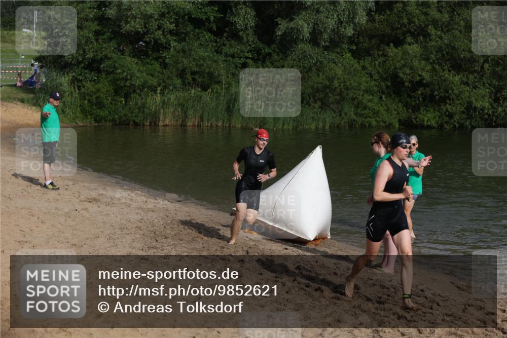 21.06.2026 - 29. Vierlanden-Triathlon Andreas Tolksdorf http://msf.ph/oto/9852621 21.06.2026 08:33:44 Schwimmen  meine-sportfotos.de