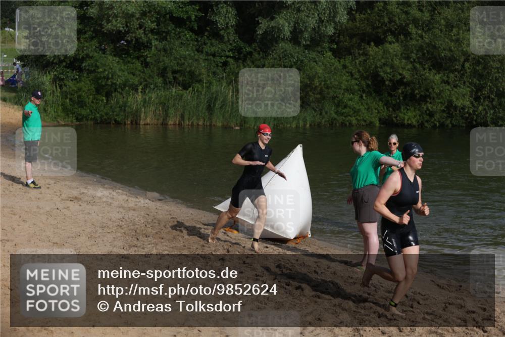 21.06.2026 - 29. Vierlanden-Triathlon Andreas Tolksdorf http://msf.ph/oto/9852624 21.06.2026 08:33:44 Schwimmen  meine-sportfotos.de