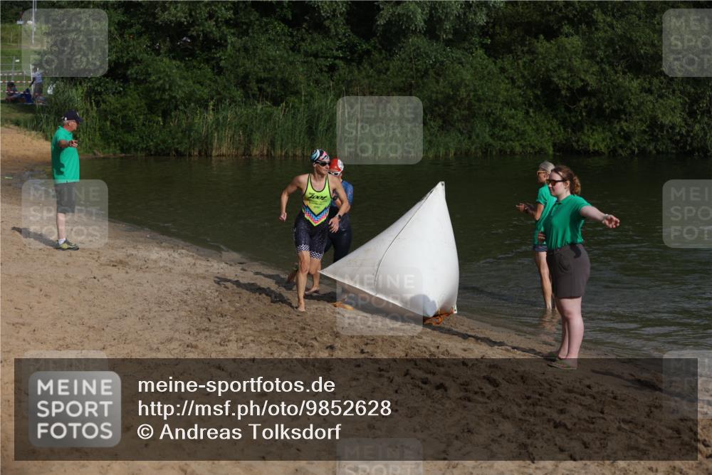 21.06.2026 - 29. Vierlanden-Triathlon Andreas Tolksdorf http://msf.ph/oto/9852628 21.06.2026 08:34:40 Schwimmen  meine-sportfotos.de