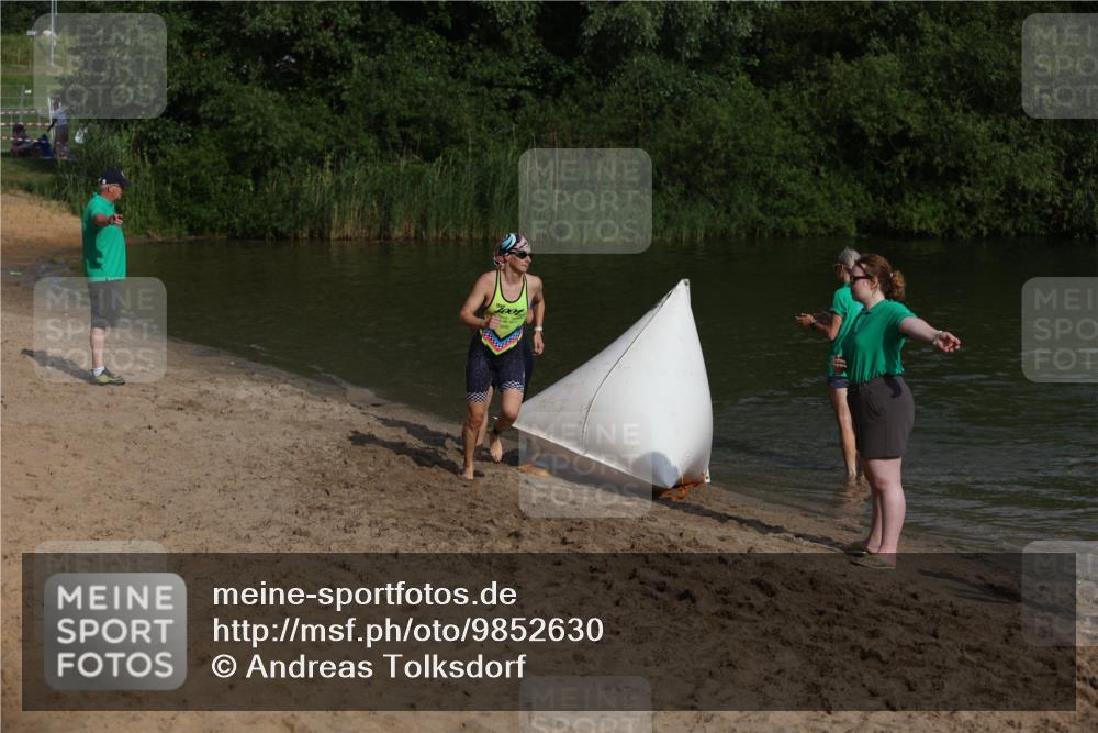 21.06.2026 - 29. Vierlanden-Triathlon Andreas Tolksdorf http://msf.ph/oto/9852630 21.06.2026 08:34:40 Schwimmen  meine-sportfotos.de