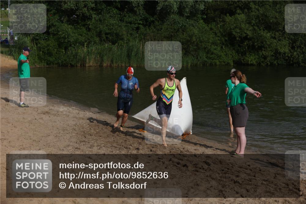 21.06.2026 - 29. Vierlanden-Triathlon Andreas Tolksdorf http://msf.ph/oto/9852636 21.06.2026 08:34:40 Schwimmen  meine-sportfotos.de
