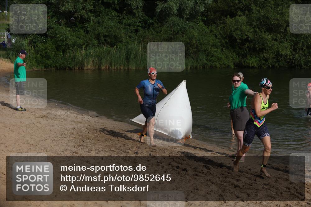 21.06.2026 - 29. Vierlanden-Triathlon Andreas Tolksdorf http://msf.ph/oto/9852645 21.06.2026 08:34:41 Schwimmen  meine-sportfotos.de