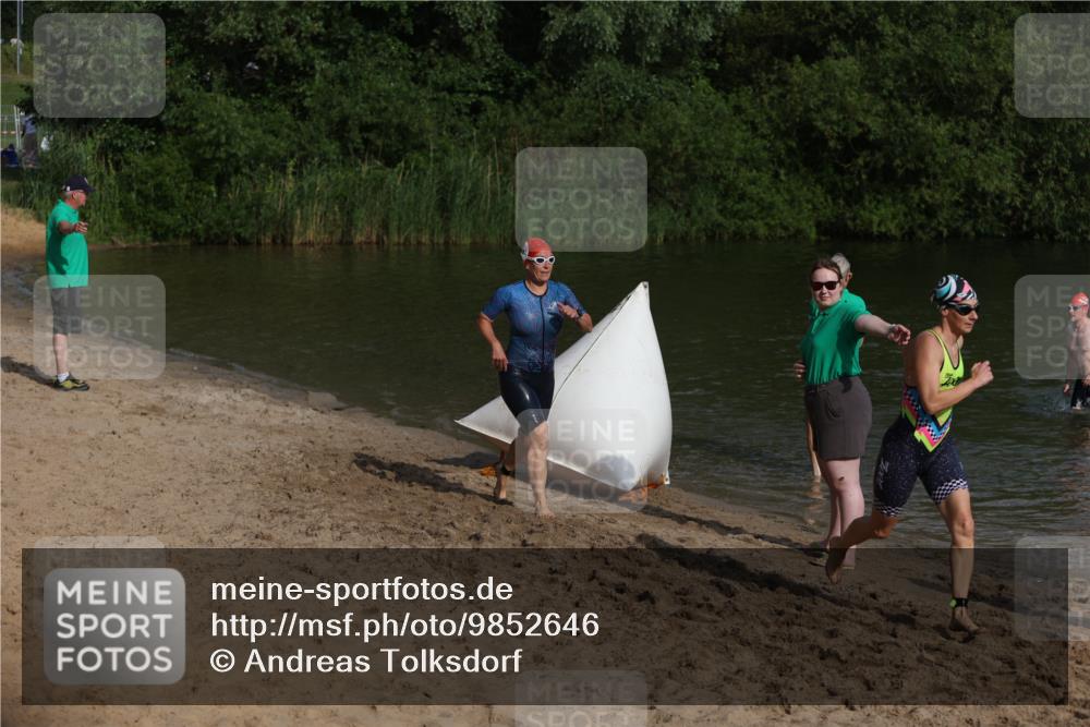 21.06.2026 - 29. Vierlanden-Triathlon Andreas Tolksdorf http://msf.ph/oto/9852646 21.06.2026 08:34:41 Schwimmen  meine-sportfotos.de