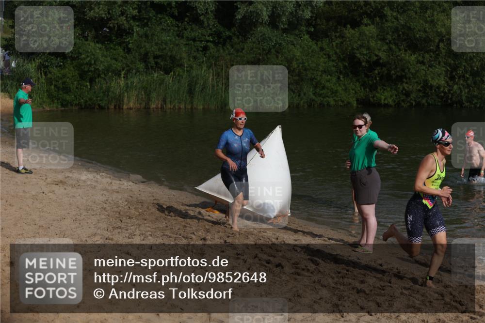 21.06.2026 - 29. Vierlanden-Triathlon Andreas Tolksdorf http://msf.ph/oto/9852648 21.06.2026 08:34:41 Schwimmen  meine-sportfotos.de