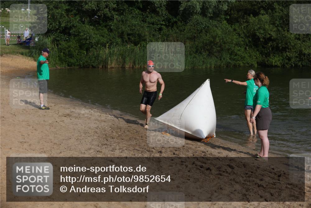 21.06.2026 - 29. Vierlanden-Triathlon Andreas Tolksdorf http://msf.ph/oto/9852654 21.06.2026 08:34:46 Schwimmen  meine-sportfotos.de