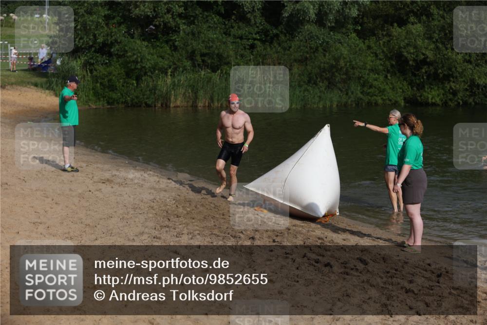 21.06.2026 - 29. Vierlanden-Triathlon Andreas Tolksdorf http://msf.ph/oto/9852655 21.06.2026 08:34:46 Schwimmen  meine-sportfotos.de