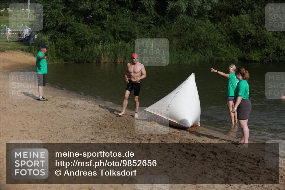 21.06.2026 - 29. Vierlanden-Triathlon Andreas Tolksdorf http://msf.ph/oto/9852656 21.06.2026 08:34:46 Schwimmen  meine-sportfotos.de