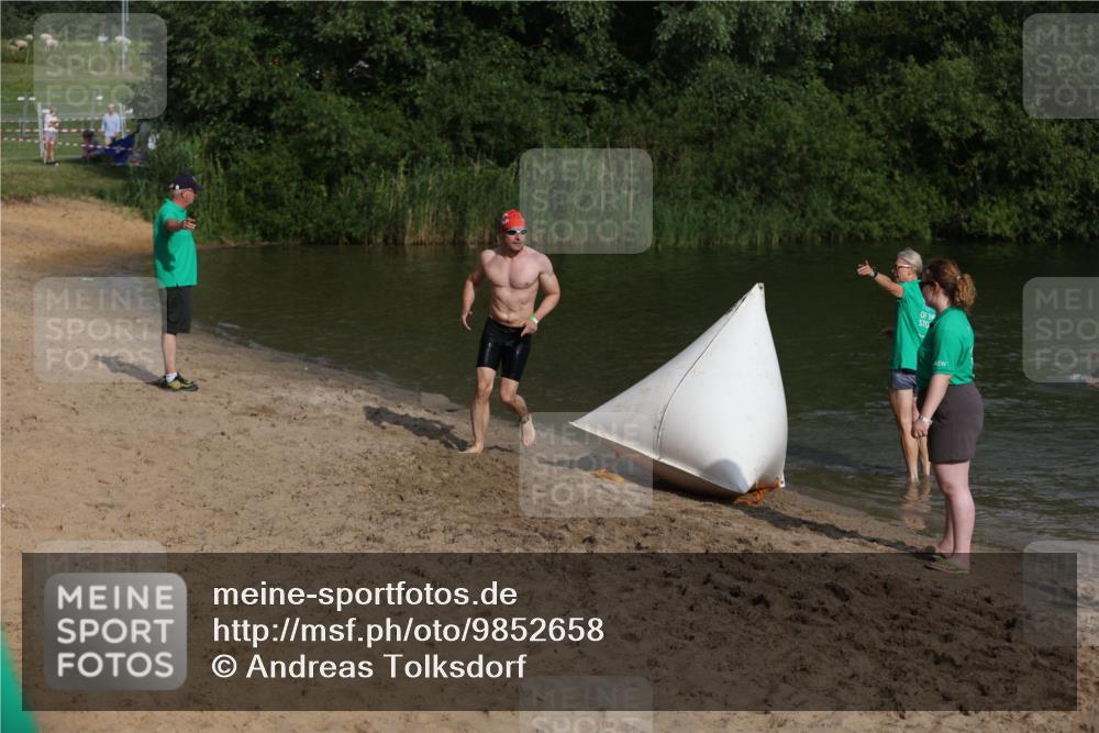 21.06.2026 - 29. Vierlanden-Triathlon Andreas Tolksdorf http://msf.ph/oto/9852658 21.06.2026 08:34:46 Schwimmen  meine-sportfotos.de