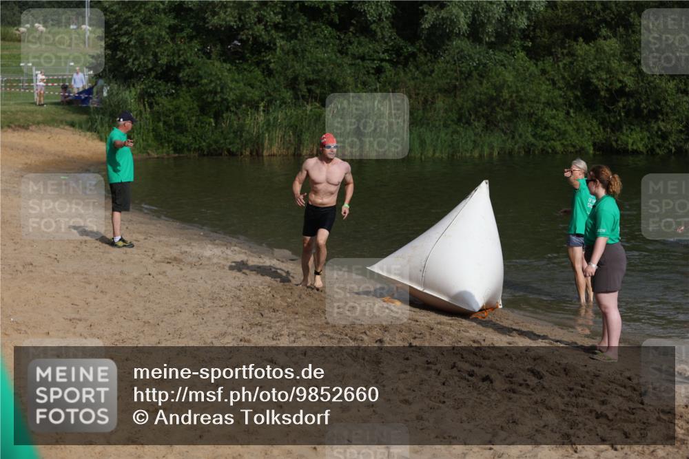 21.06.2026 - 29. Vierlanden-Triathlon Andreas Tolksdorf http://msf.ph/oto/9852660 21.06.2026 08:34:46 Schwimmen  meine-sportfotos.de