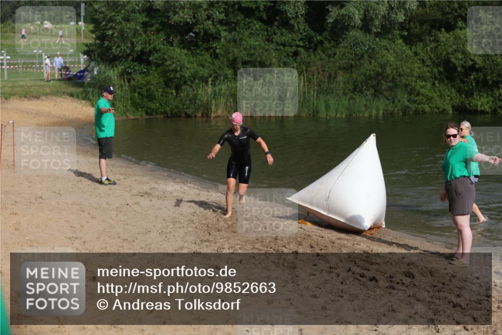 21.06.2026 - 29. Vierlanden-Triathlon Andreas Tolksdorf http://msf.ph/oto/9852663 21.06.2026 08:34:52 Schwimmen  meine-sportfotos.de