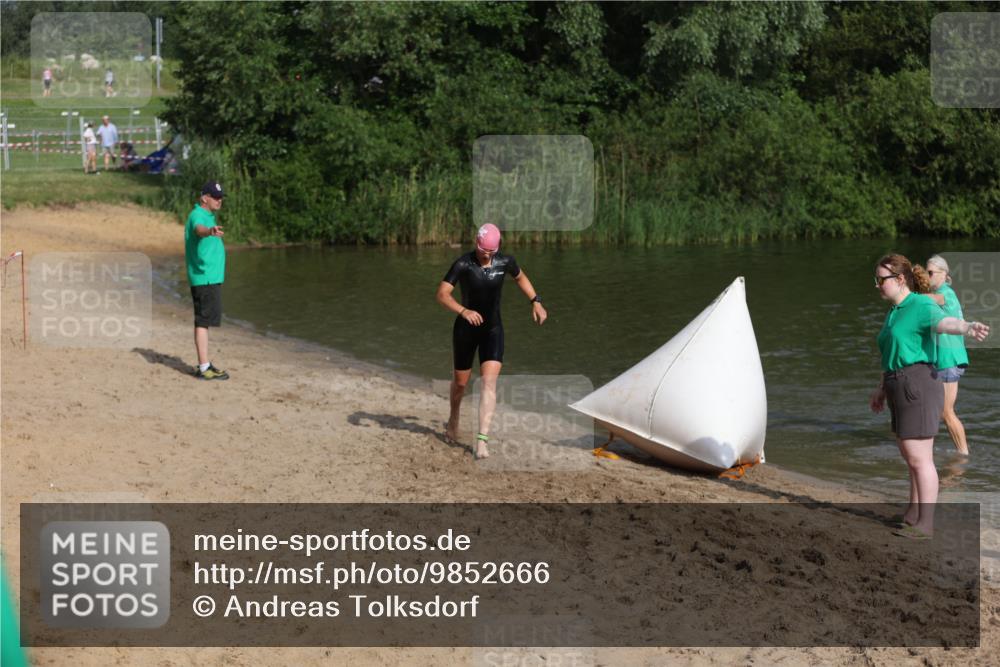 21.06.2026 - 29. Vierlanden-Triathlon Andreas Tolksdorf http://msf.ph/oto/9852666 21.06.2026 08:34:52 Schwimmen  meine-sportfotos.de