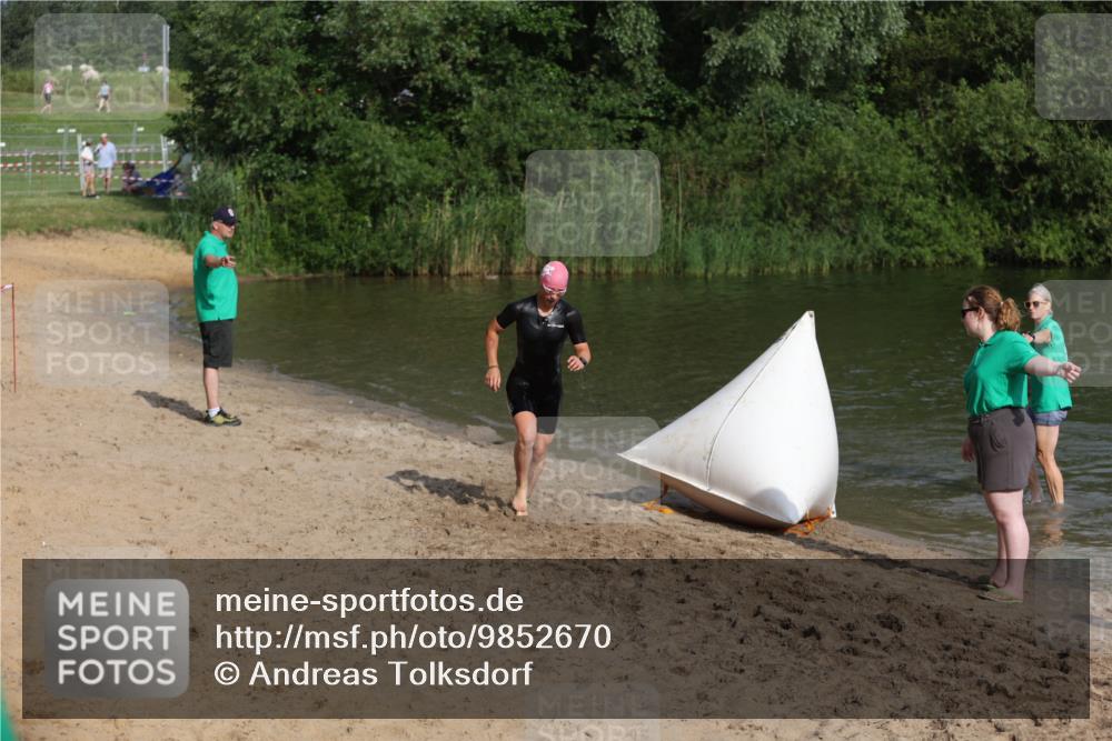 21.06.2026 - 29. Vierlanden-Triathlon Andreas Tolksdorf http://msf.ph/oto/9852670 21.06.2026 08:34:52 Schwimmen  meine-sportfotos.de