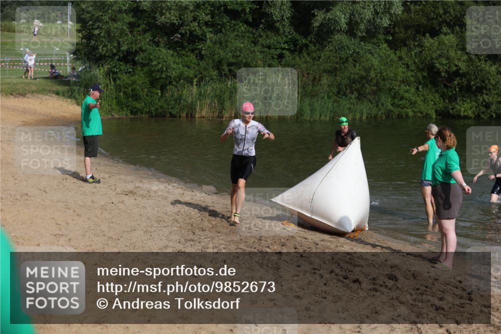 21.06.2026 - 29. Vierlanden-Triathlon Andreas Tolksdorf http://msf.ph/oto/9852673 21.06.2026 08:35:03 Schwimmen 216 meine-sportfotos.de