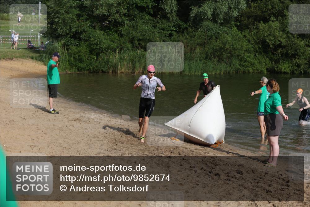 21.06.2026 - 29. Vierlanden-Triathlon Andreas Tolksdorf http://msf.ph/oto/9852674 21.06.2026 08:35:04 Schwimmen 216 meine-sportfotos.de