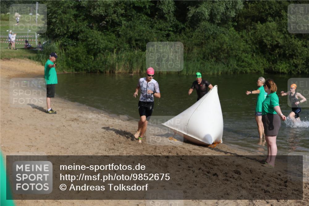 21.06.2026 - 29. Vierlanden-Triathlon Andreas Tolksdorf http://msf.ph/oto/9852675 21.06.2026 08:35:04 Schwimmen 216 meine-sportfotos.de