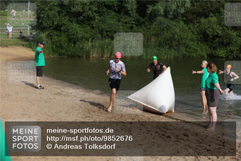21.06.2026 - 29. Vierlanden-Triathlon Andreas Tolksdorf http://msf.ph/oto/9852676 21.06.2026 08:35:04 Schwimmen 216 meine-sportfotos.de