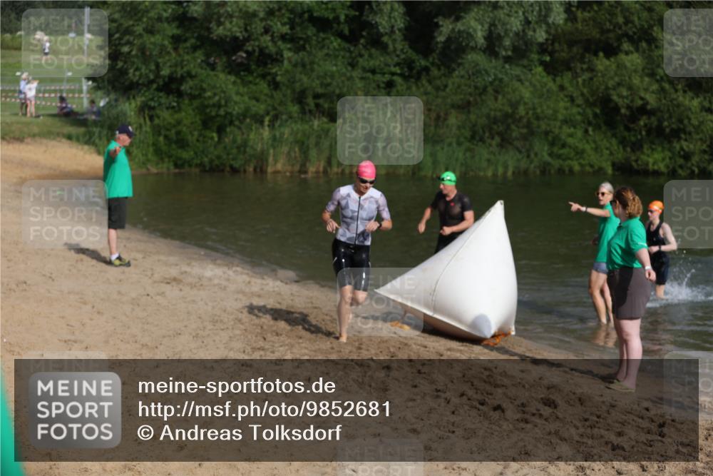21.06.2026 - 29. Vierlanden-Triathlon Andreas Tolksdorf http://msf.ph/oto/9852681 21.06.2026 08:35:04 Schwimmen 216 meine-sportfotos.de