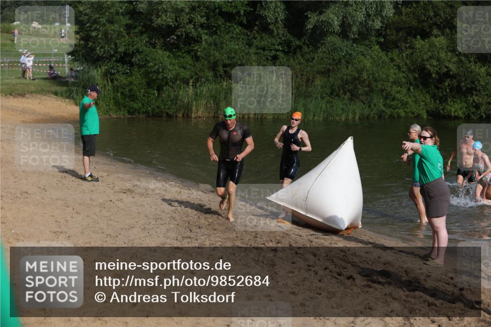 21.06.2026 - 29. Vierlanden-Triathlon Andreas Tolksdorf http://msf.ph/oto/9852684 21.06.2026 08:35:06 Schwimmen 79, 216 meine-sportfotos.de
